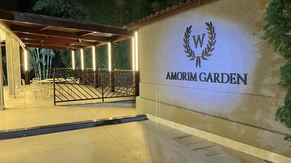 Entrada principal do salão Amorim Garden Eventos